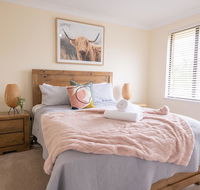 42 Rosemary Lane - Central Orange - Spacious Family Home - Quiet Lane - Goulburn Accommodation