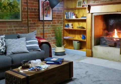 44 THE LANE - Goulburn Accommodation 2