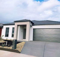 4Bed 2Bath Cozy Guesthouse in Tarneit - Goulburn Accommodation