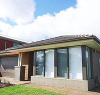 5Bed 2Bath Family House in Werribee - Goulburn Accommodation