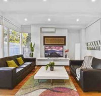 6 Bedroom Beautiful and Comfy Family House