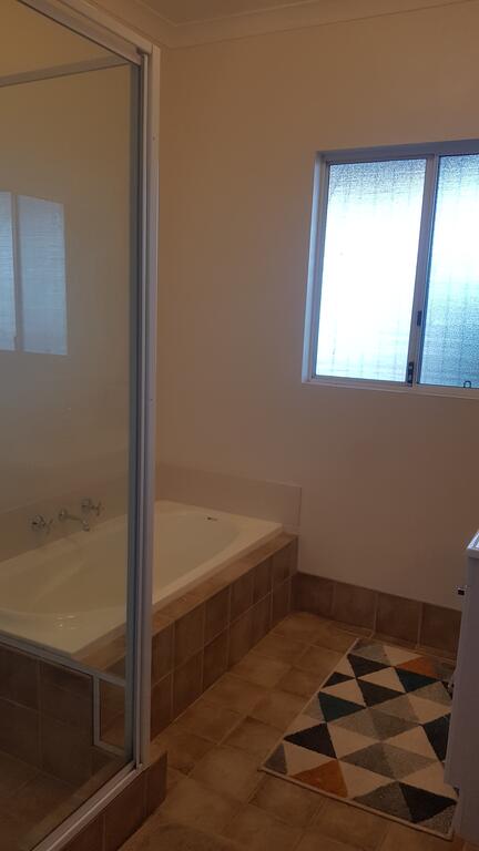 A Better Life Animal Sanctuary FarmStay - Private Two-Bedrooms, Lounge Room & Bathroom & Toilet, Shared Kitchen - Goulburn Accommodation 2