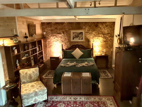 A La Folly - Goulburn Accommodation 0