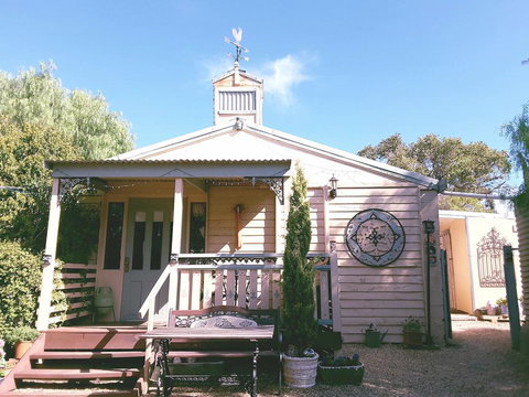 A La Folly - Goulburn Accommodation 2