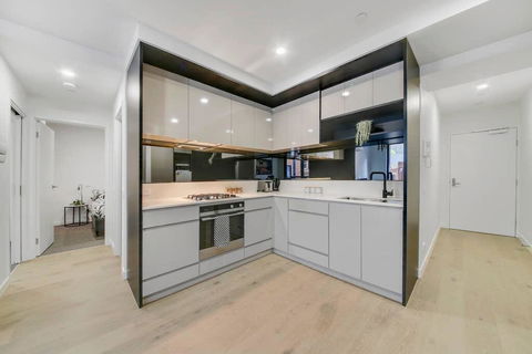 A Modern 2BR Apt, 5-min Walk To Melbourne Central - Goulburn Accommodation 2