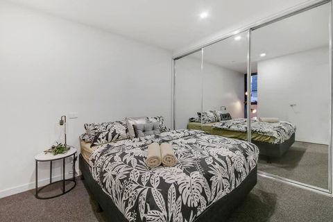 A Modern 2BR Apt, 5-min Walk To Melbourne Central - Goulburn Accommodation 1