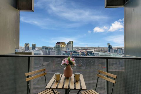 A Modern 2BR CBD Apt, City Views, FREE Parking - Goulburn Accommodation 1