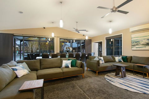 A PERFECT STAY - Lennox Unique Coastal Retreat - Goulburn Accommodation 3