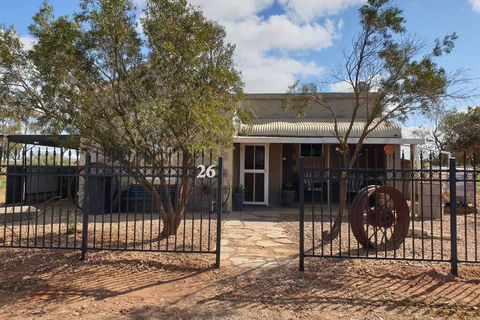 A Real Bush Retreat. Kangas, Emus & Starry Skies. - Goulburn Accommodation 0
