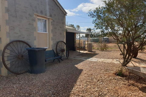A Real Bush Retreat. Kangas, Emus & Starry Skies. - Goulburn Accommodation 3