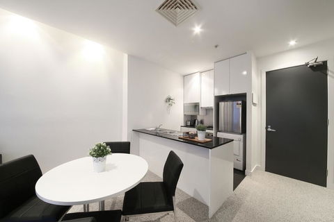 A Spacious & Central 2BR Apt Near Flinders Station - Goulburn Accommodation 2