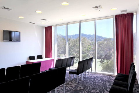 Absolute Beachfront Opal Cove Resort - Goulburn Accommodation 3