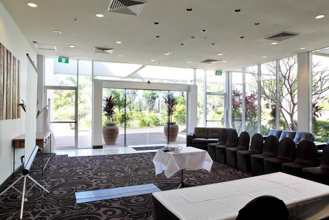 Absolute Beachfront Opal Cove Resort - Goulburn Accommodation 2