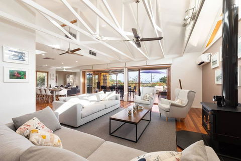 Acqua Vista - Water View, Fireplace, Walk To Beach - Goulburn Accommodation 0