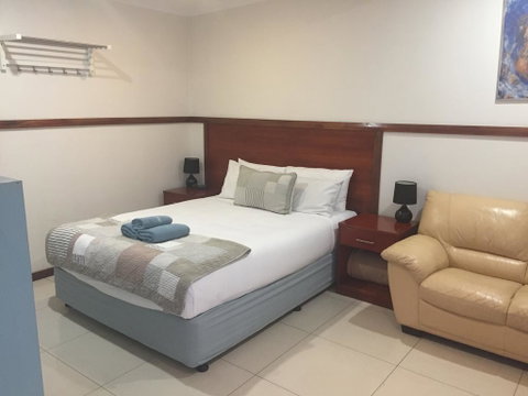 Across Country Motel And Serviced Apartments - Goulburn Accommodation 1