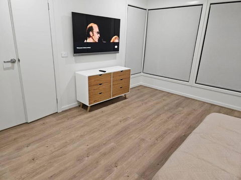 E 4 Room Retreat Family Friendly - Goulburn Accommodation 2