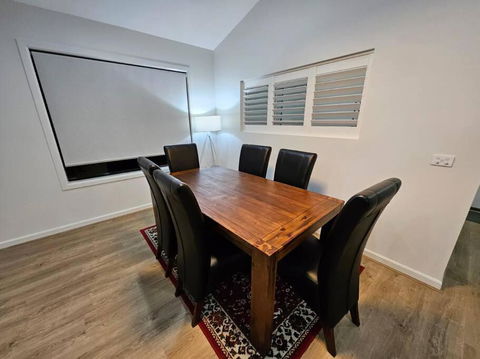 E 4 Room Retreat Family Friendly - Goulburn Accommodation 4