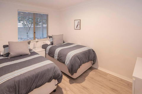 Eagle Bay Summerhaus - Goulburn Accommodation 4