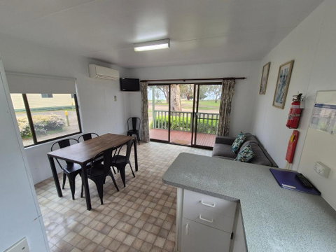 Eagle Point Caravan Park - Goulburn Accommodation 2