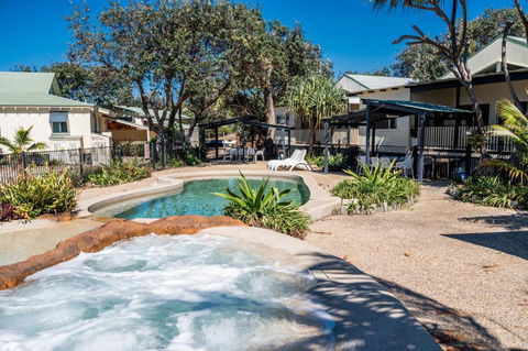 E.V. - Eurong Beach Villa - Goulburn Accommodation 0