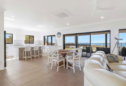 ESCAPE WITH A VIEW - Goulburn Accommodation 0