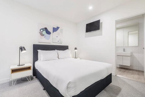 Executive Comfort Living Near La Trobe & RMIT Uni - Goulburn Accommodation 3