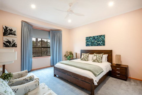 Family Beach House Near Barwon River & Beaches - Goulburn Accommodation 1