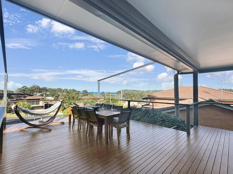 Fab 3-Bed Stay With Great Outdoors & Water Views - Goulburn Accommodation 1
