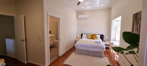 Fab 4brm Home With Pool A 15 Min Walk To Beach - Goulburn Accommodation 2