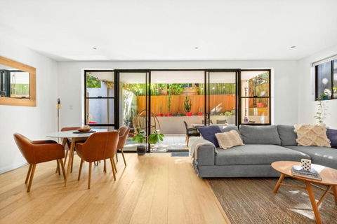 Fab Bondi 2-Bed With Courtyard & Alfresco Dining - Goulburn Accommodation 0