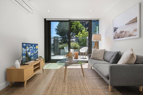 Fabulous 1-Bed With Pool And Private Courtyard - Goulburn Accommodation 0