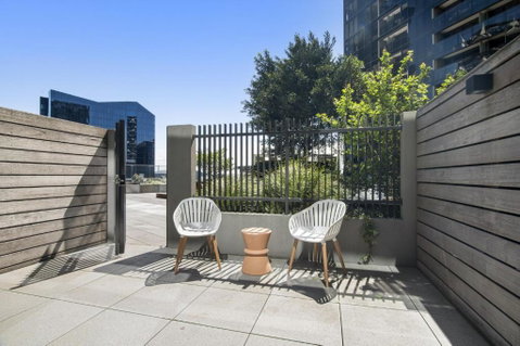 Fabulous 1-Bed With Pool And Private Courtyard - Goulburn Accommodation 3