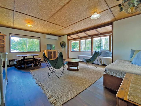FLINDERS BEACHHOUSE - Goulburn Accommodation 2