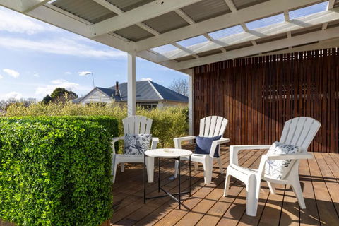 FOREST CORNER - 3 BEDROOM WEATHERBOARD, TRENTHAM - Goulburn Accommodation 2