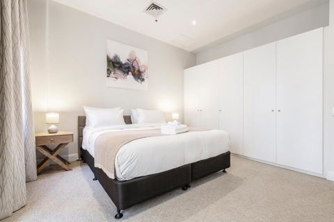Fabulous Collins Street Luxury 2 BR Apartment - Goulburn Accommodation 3