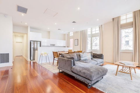 Fabulous Collins Street Luxury 2 BR Apartment - Goulburn Accommodation 4