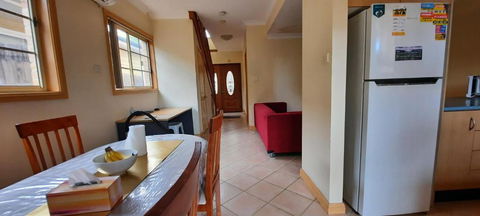 FRENCH HOUSE - Goulburn Accommodation 2