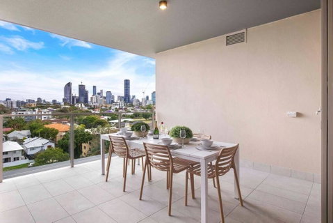 Gabba Oasis:Luxury 3BRM Apt Pool - Goulburn Accommodation 3