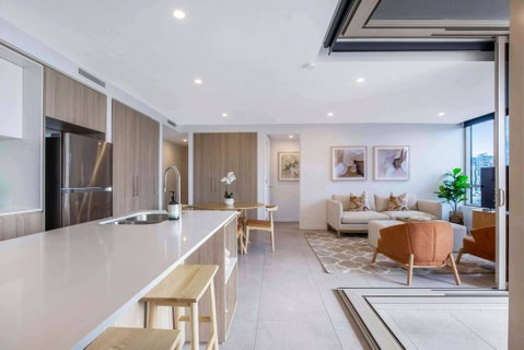 Gabba Oasis:Luxury 3BRM Apt Pool - Goulburn Accommodation 4
