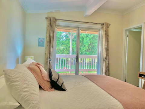 Galbraith Beach Studios - Studio 2 - Goulburn Accommodation 1