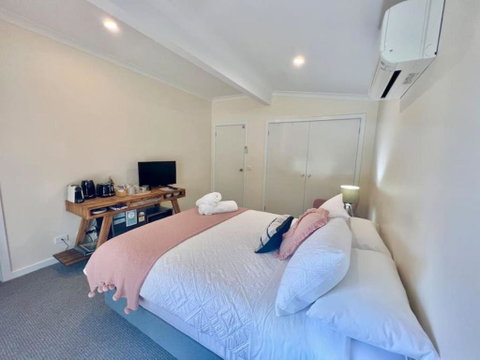 Galbraith Beach Studios - Studio 2 - Goulburn Accommodation 0