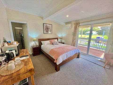 Galbraith Beach Studios - Studio 3 - Goulburn Accommodation 3