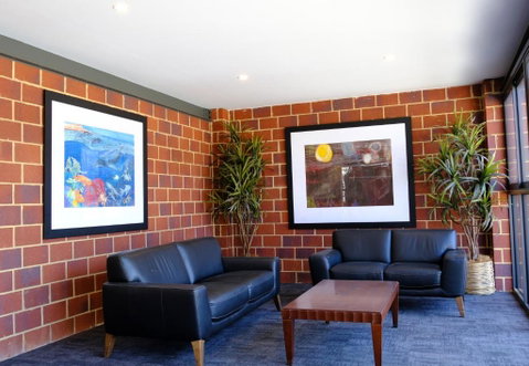 Gallery Hotel Manjimup - Goulburn Accommodation 4