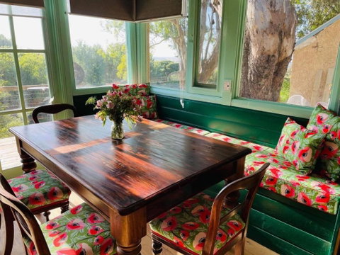 Galway Cottage - Goulburn Accommodation 3
