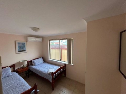 Geraldton Luxury Vacation Home With Free Streaming - Goulburn Accommodation 4