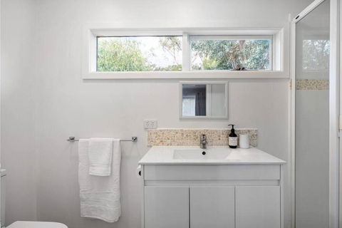 Gigglewiggy - Beach House Wrapped In Nature - Goulburn Accommodation 2