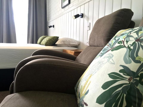 Gin Gin Village Motor Inn Motel QLD - Goulburn Accommodation 2