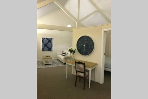 Gallipoli House- The Loft Apartment - Goulburn Accommodation 1