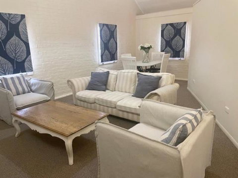Gallipoli House- The Loft Apartment - Goulburn Accommodation 0