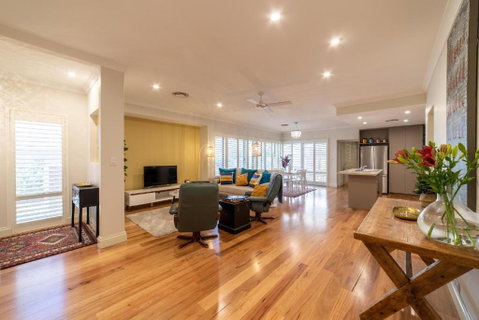 Greenmount Getaway - Goulburn Accommodation 0
